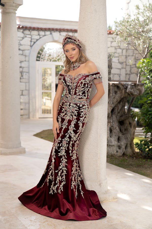 Découvrez les caftans modernes en ligne pour chaque occasion